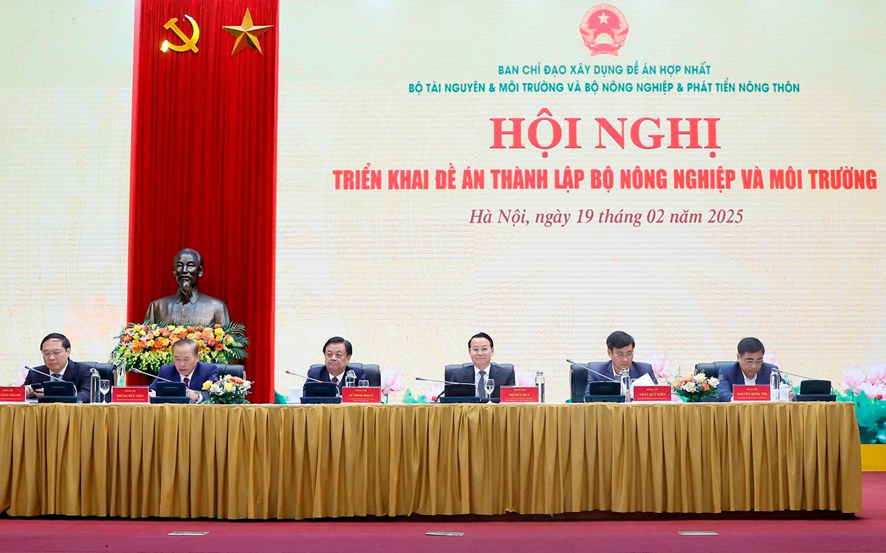 Phó Chủ tịch Quốc hội Lê Minh Hoan và Bộ trưởng Bộ Nông nghiệp và Môi trường Đỗ Đức Duy chủ trì Hội nghị Triển khai Đề án thành lập Bộ Nông nghiệp và Môi trường