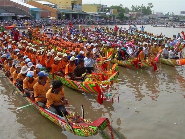 Độc đáo lễ hội đua ghe Ngo của đồng bào Khmer ở Sóc Trăng