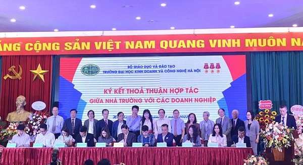 Sắp diễn ra Ngày hội việc làm sinh viên HUBT năm 2022