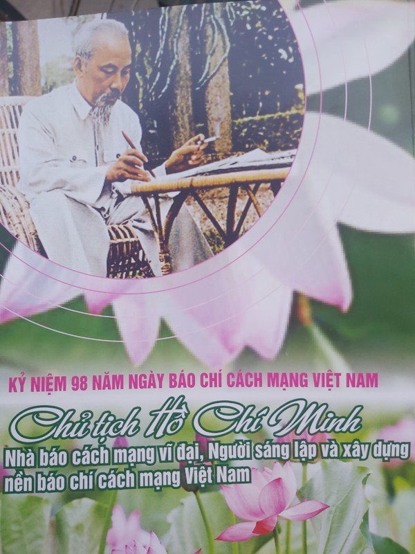 Chủ tịch Hội SVC Việt Nam đến thăm, chúc mừng Tạp chí Việt Nam Hương sắc nhân ngày Báo chí Cách mạng Việt Nam