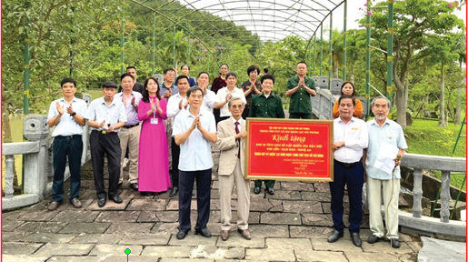 Trao tặng cá koi nhân ngày sinh nhật Bác