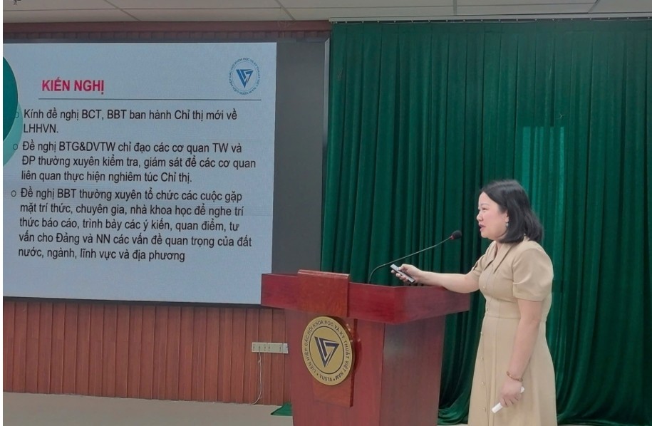Bà Bùi Kim Tuyến nêu các kiến nghị.