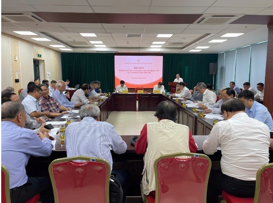 Phó Chủ tịch LHHVN Phạm Ngọc Linh; Phó ban Tuyên giáo và Dân vận Trung ương Vũ Thanh Mai; Tổng Thư ký LHHVN Nguyễn Quyết Chiến đồng chủ trì hội thảo.