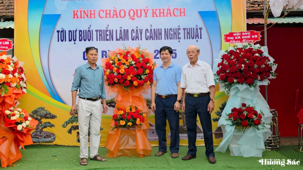 Gia Bình rộn ràng ngày hội cây cảnh: Vợ chồng nghệ nhân Nguyễn Đình Tuấn mở triển lãm kết nối đam mê
