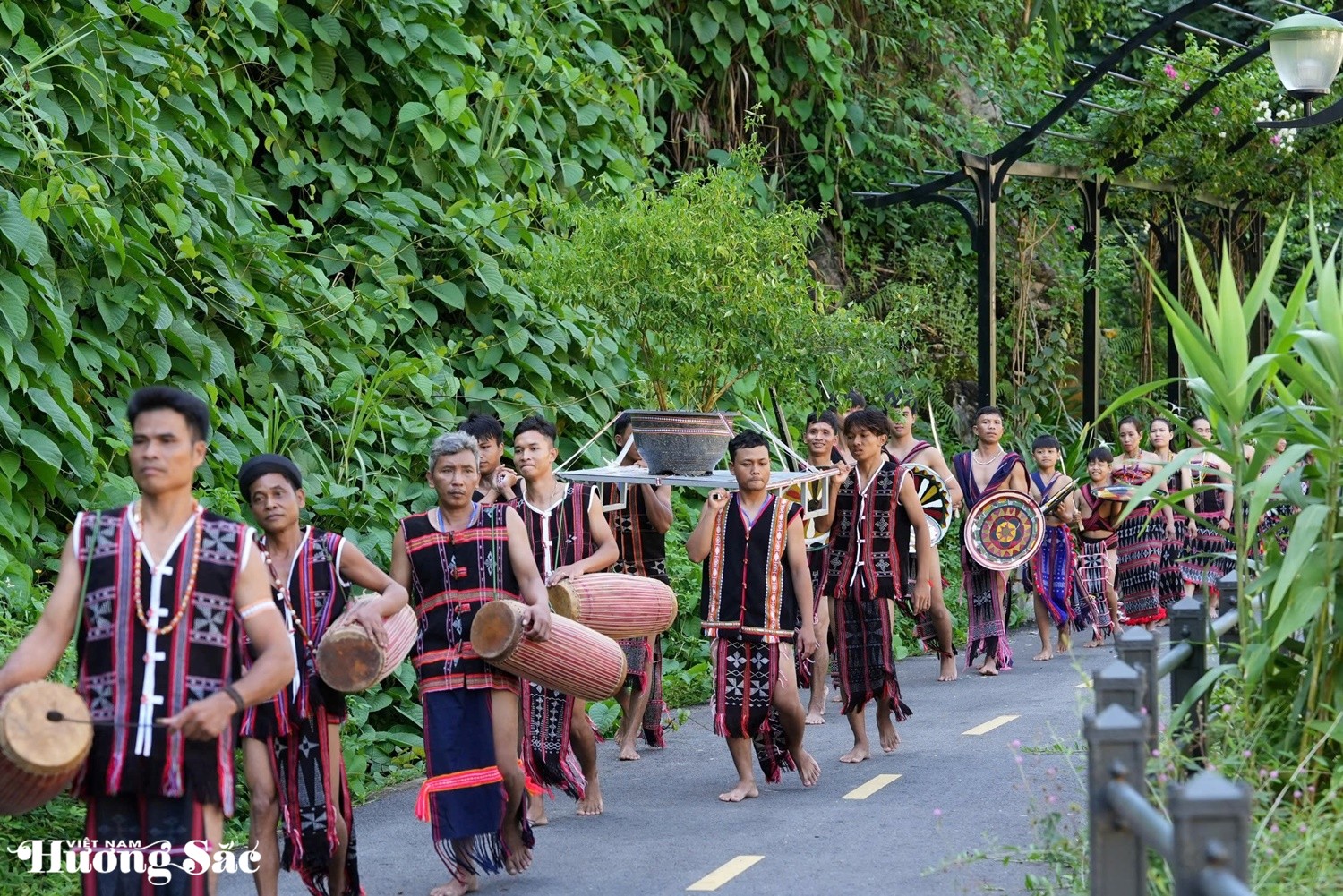 Loại ớt mang tên 1 loài chim thành đặc sản, giúp người Cơ Tu thoát nghèo