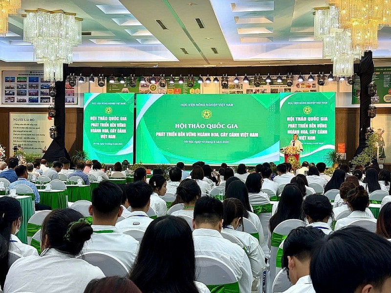 Đẩy mạnh tín dụng và cơ chế đầu tư cho ngành hoa, cây cảnh để khai thác hết tiềm năng sẵn có