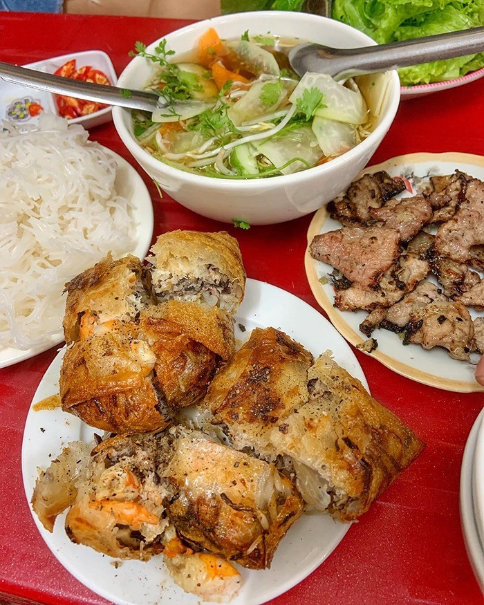Hải Dương - Hải Phòng “về chung một nhà”: Khách đến vừa được ăn vải thiều, bánh đậu xanh, vừa thưởng thức chả rươi, nem cua bể