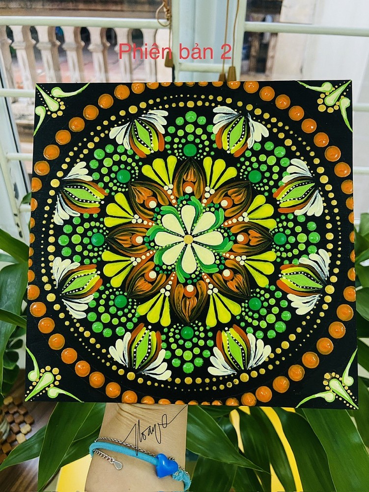 Mandala Sen và hành trình nở hoa từ những dấu chấm Mandala Sen và hành trình nở hoa từ những dấu chấm