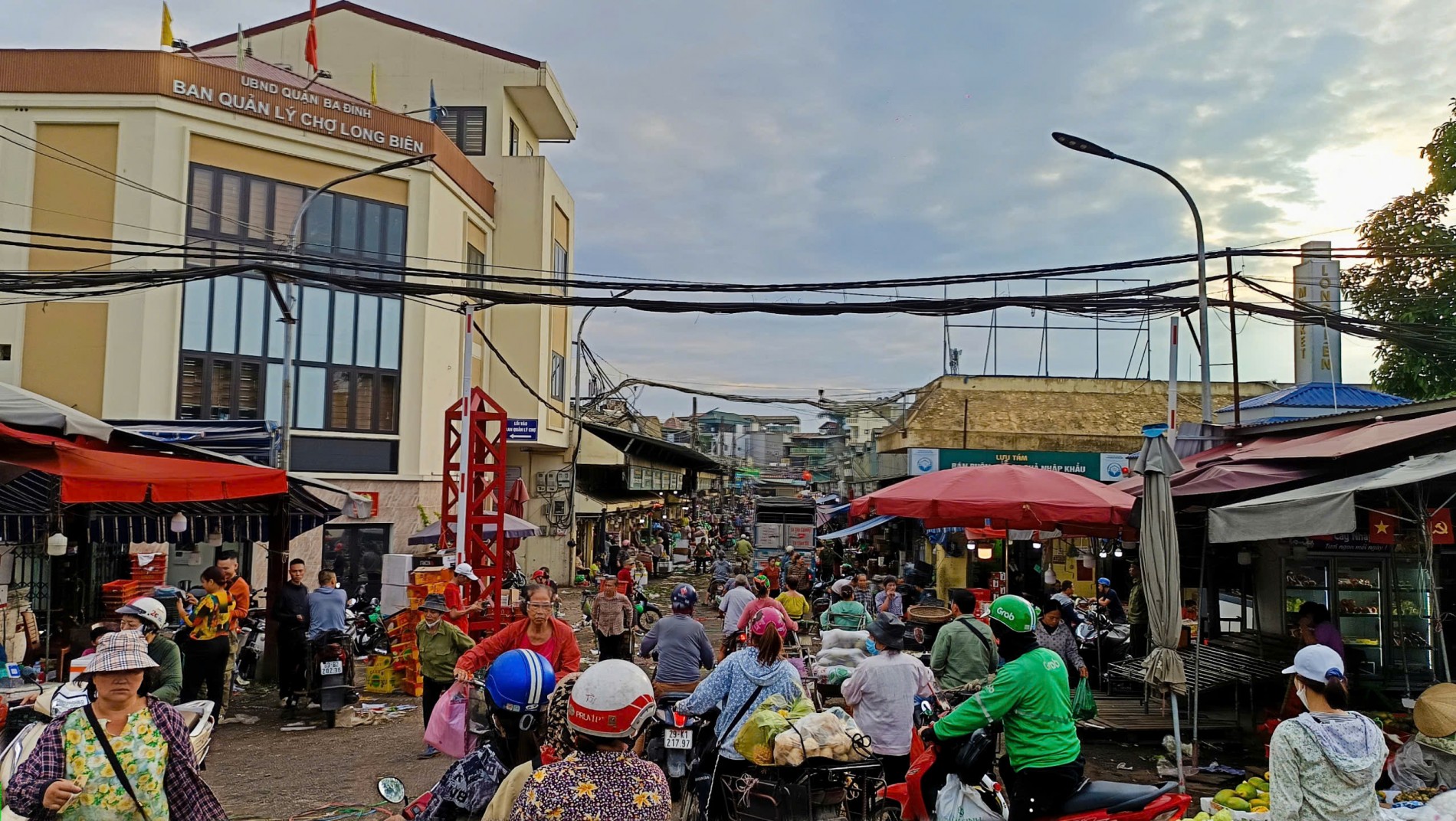 Hà Nội triển khai giám sát an toàn thực phẩm OCOP, thực phẩm đông lạnh và trái cây nhập khẩu