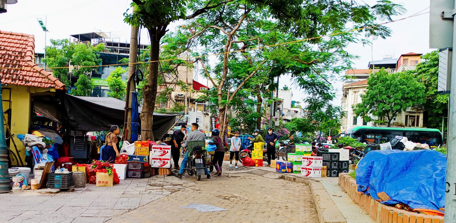 Hà Nội triển khai giám sát an toàn thực phẩm OCOP, thực phẩm đông lạnh và trái cây nhập khẩu
