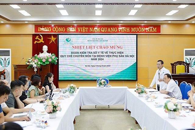 Bệnh viện Phụ sản Hà Nội: Đa dạng các tầng không gian xanh