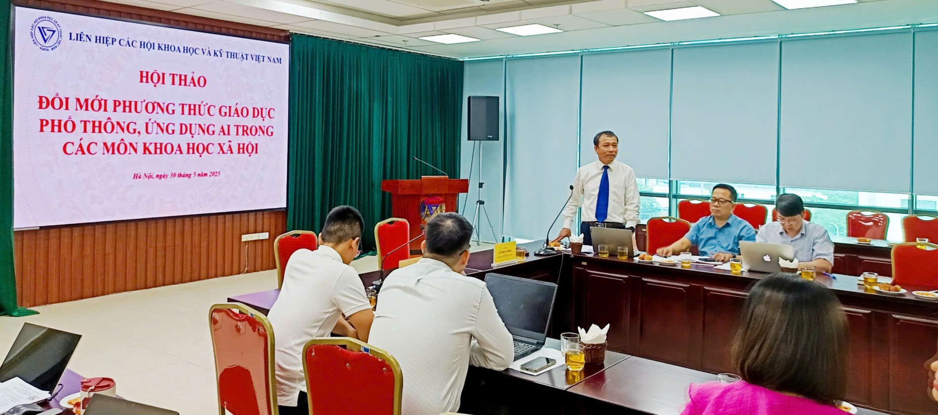 Hội thảo giáo dục 2025: AI đang thay đổi cách dạy và học môn khoa học xã hội