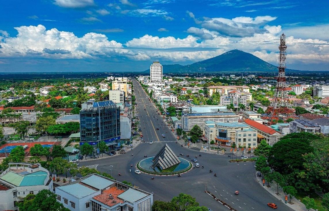 Long An sáp nhập với Tây Ninh: Khách đến không thể bỏ qua mắm còng Cần Giuộc, bánh tráng phơi sương