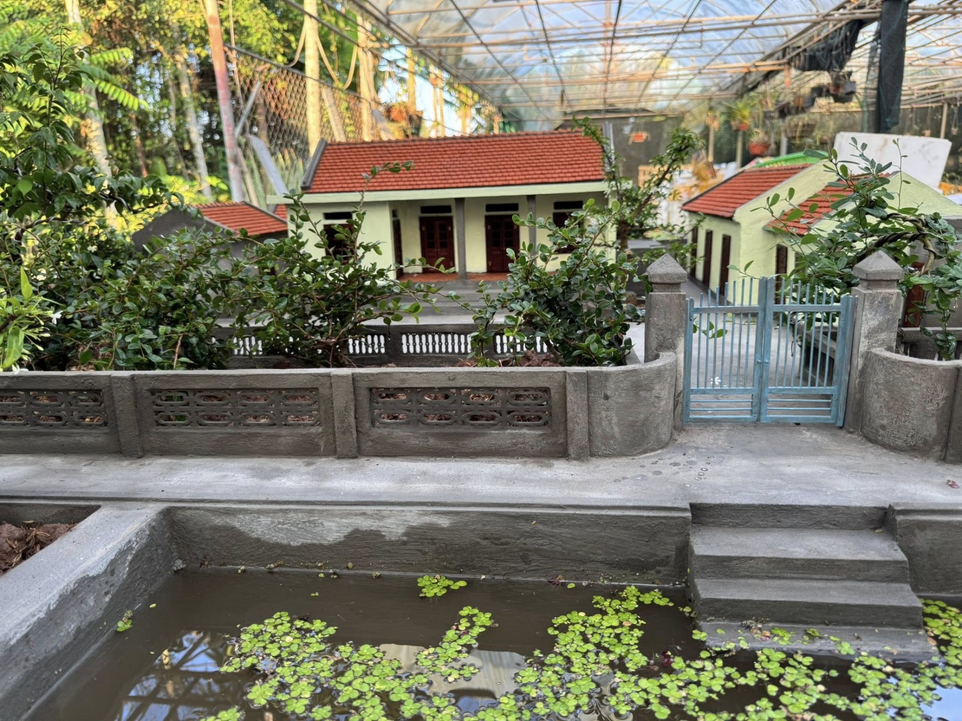 Người “gom ký ức” vào từng mái ngói và hành trình tái hiện những ngôi nhà ở miền thương nhớ