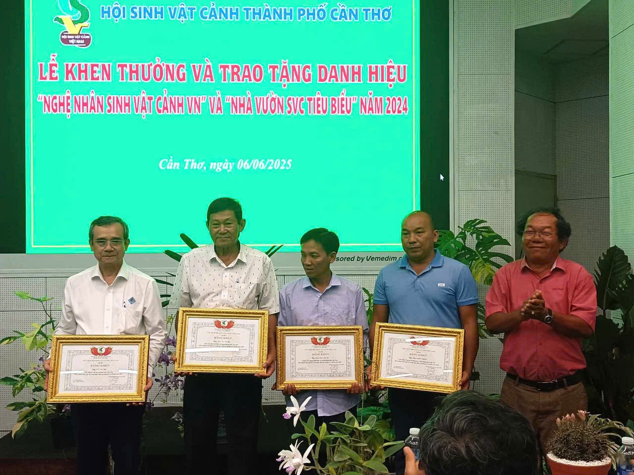 Cần Thơ: Tôn vinh nghệ nhân và nhà vườn sinh vật cảnh tiêu biểu năm 2024