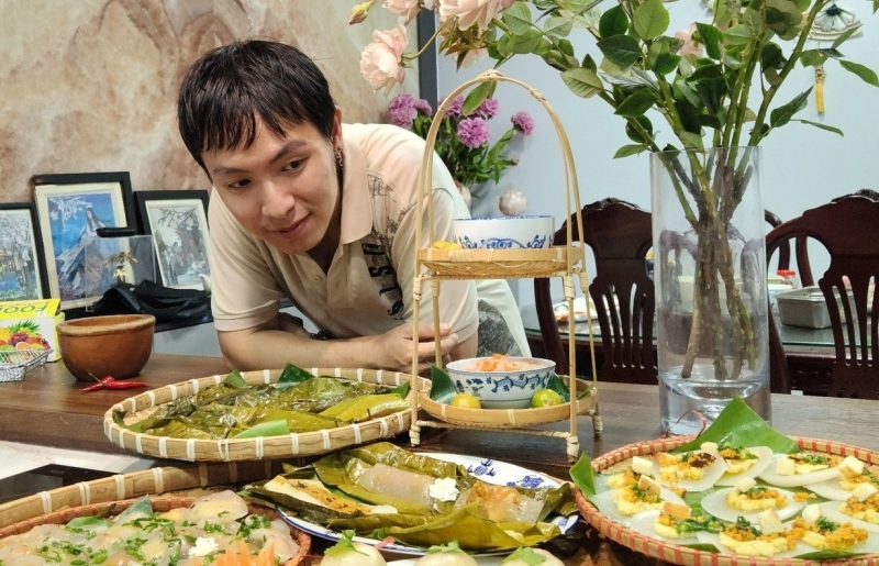 Chàng kiến trúc sư dành cả trái tim cho những khuôn bánh ký ức