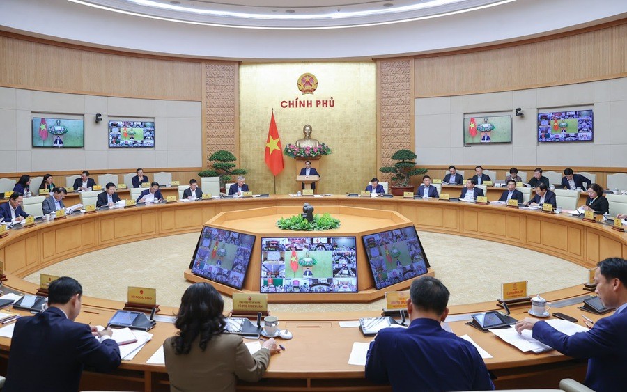 Nghị định 70/2025/NĐ-CP, ban hành bởi Chính phủ Việt Nam, có hiệu lực từ ngày 01/06/2025, sửa đổi một số điều của Nghị định 123/2020/NĐ-CP về hóa đơn và chứng từ