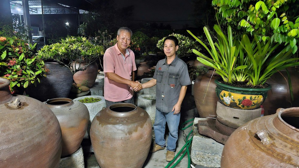 Vua Chum Tứ Kỳ: Người đàn ông Hải Dương sưu tầm gần 15.000 chiếc chum cổ suốt hơn 20 năm