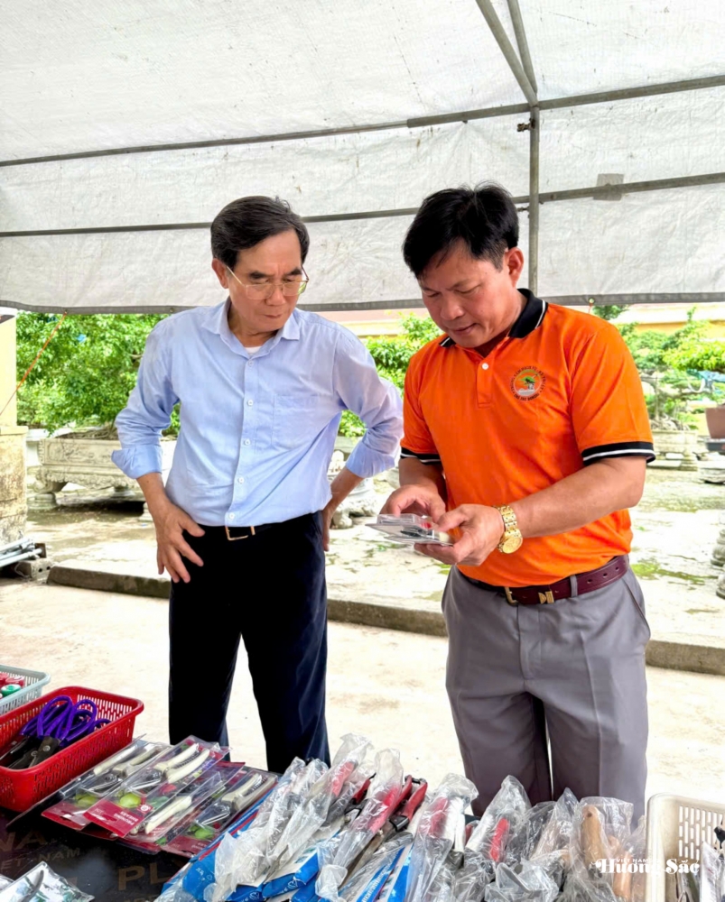 Xưởng sản xuất dụng cụ cây cảnh Anh Ngọc: Nơi tiếp lửa truyền thống đến đam mê nghề nghiệp