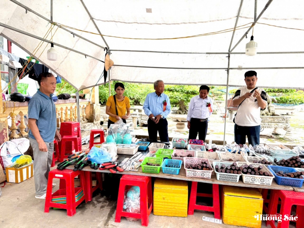 Xưởng sản xuất dụng cụ cây cảnh Anh Ngọc: Nơi tiếp lửa truyền thống đến đam mê nghề nghiệp