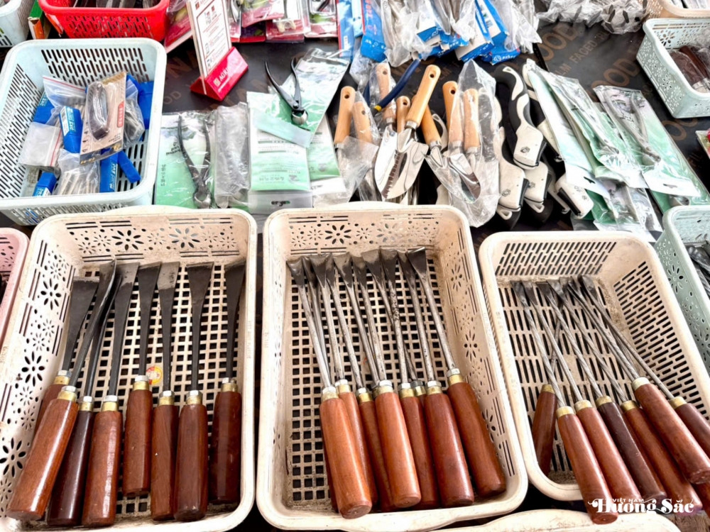 Xưởng sản xuất dụng cụ cây cảnh Anh Ngọc: Nơi tiếp lửa truyền thống đến đam mê nghề nghiệp