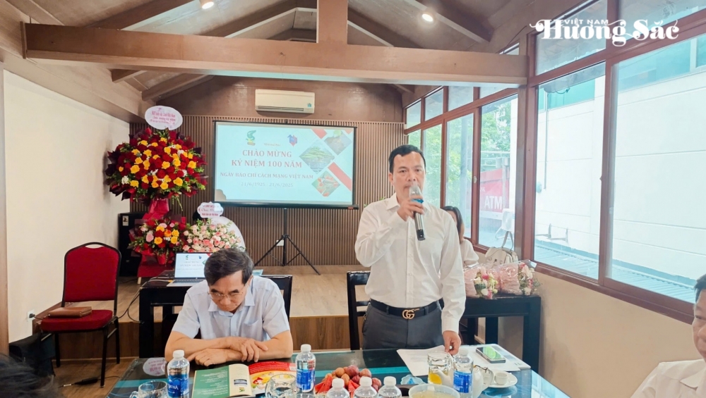 Tạp chí Việt Nam hương sắc kỷ niệm 100 năm Ngày Báo chí Cách mạng Việt Nam