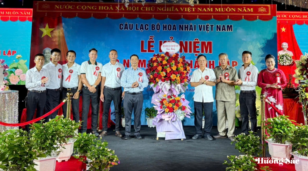 CLB Hoa Nhài Việt Nam kỷ niệm 2 năm thành lập: Xây nền vững – Dựng tầm cao CLB Hoa Nhài Việt Nam kỷ niệm 2 năm thành lập: Xây nền vững – Dựng tầm cao
