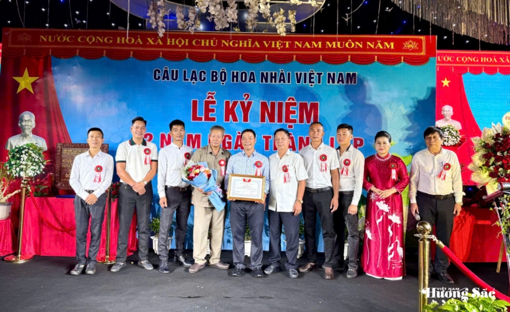 CLB Hoa Nhài Việt Nam kỷ niệm 2 năm thành lập: Xây nền vững – Dựng tầm cao CLB Hoa Nhài Việt Nam kỷ niệm 2 năm thành lập: Xây nền vững – Dựng tầm cao