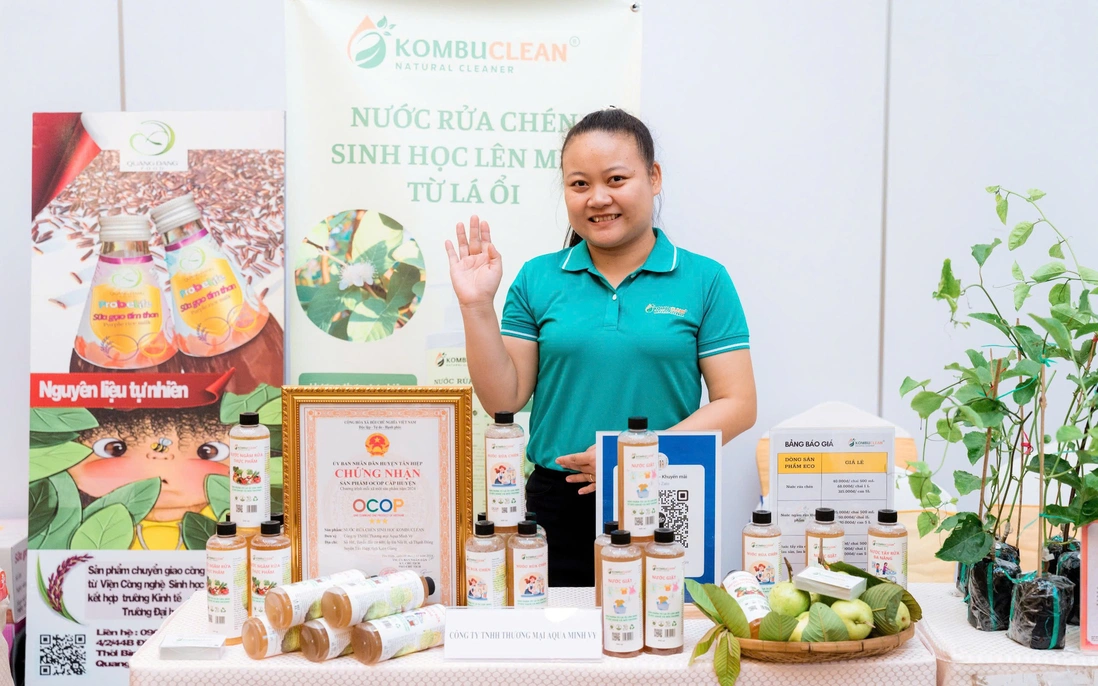 Từ chiếc lá tưởng như bỏ đi, nữ nhân viên văn phòng khởi nghiệp với nước rửa chén sinh học