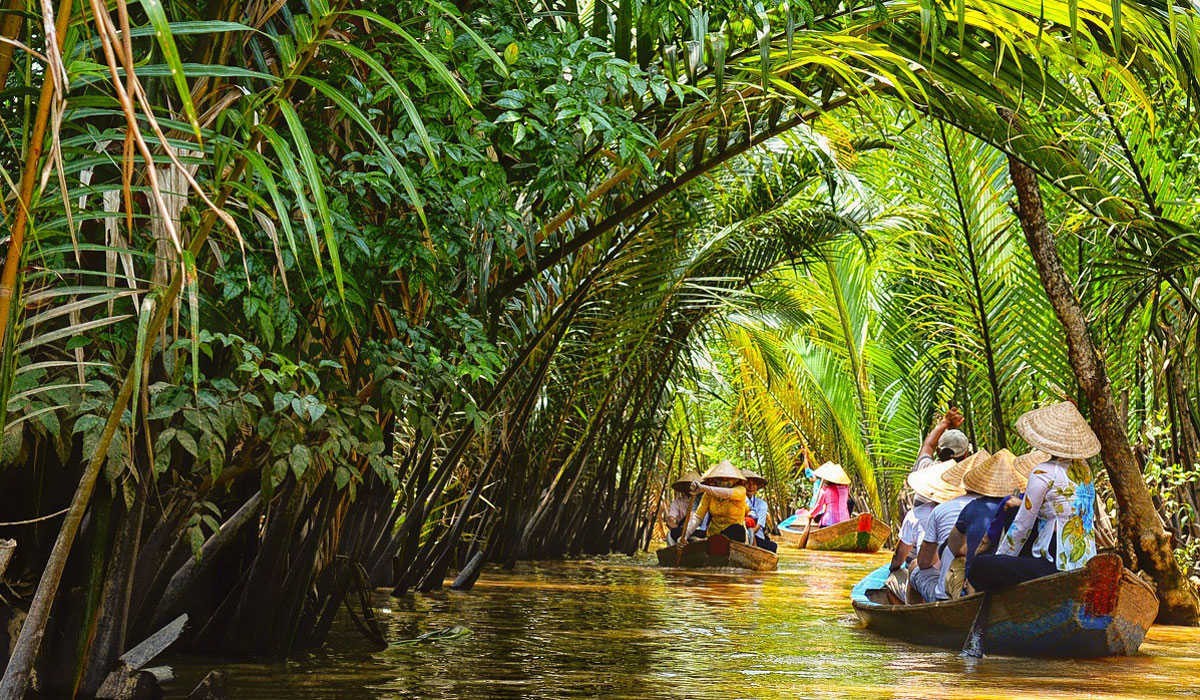 Mát xa chân bằng cá – Trào lưu du lịch sinh thái hút khách ở miền Tây