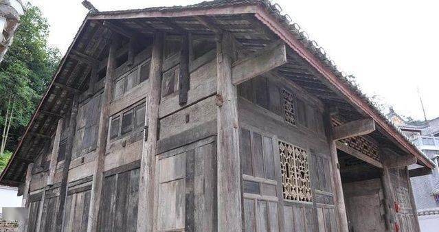 Ngôi nhà cổ bằng gỗ quý trị giá 3.000 tỷ đồng: Trăm năm không mục, vẫn tỏa hương như mới