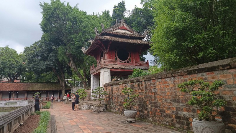 Văn Miếu - Quốc Tử Giám: Di sản ngàn năm được tô điểm bởi những cây hoa lan quý hiếm