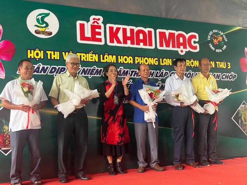 Sắc hương Bến Tre: Hội thi Hoa Phong Lan chào mừng 2 năm thành lập Chi hội Hoa lan Chớp