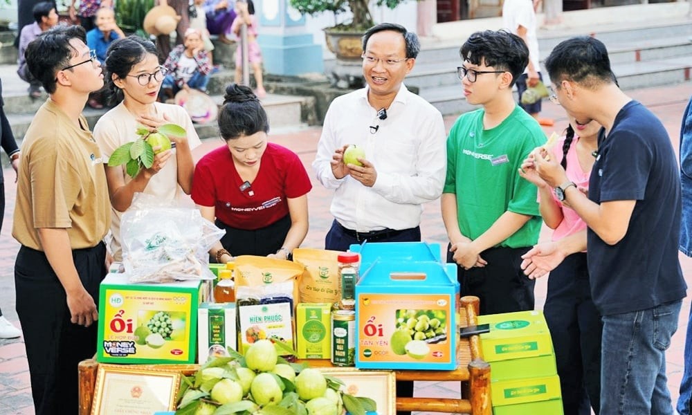Phó Chủ tịch tỉnh Bắc Ninh tiếp tục livestream bán nông sản