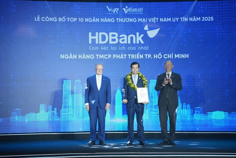 HDBank giữ vị trí thứ 3 Top ngân hàng niêm yết uy tín và hiệu quả nhất Việt Nam.