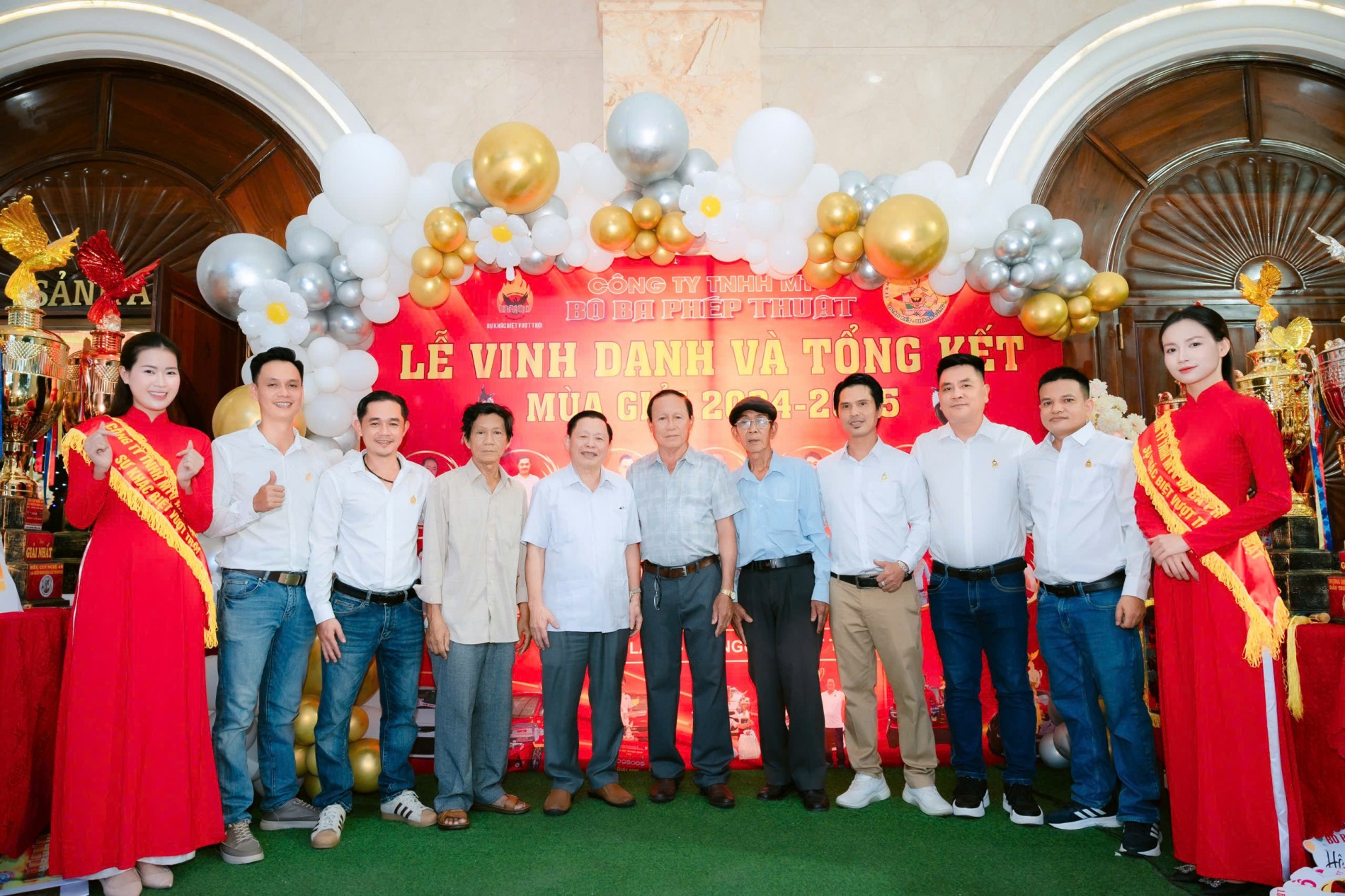 Vinh quang mùa giải 2024-2025: Bộ Ba Phép Thuật tri ân và tôn vinh những người giữ lửa đam mê