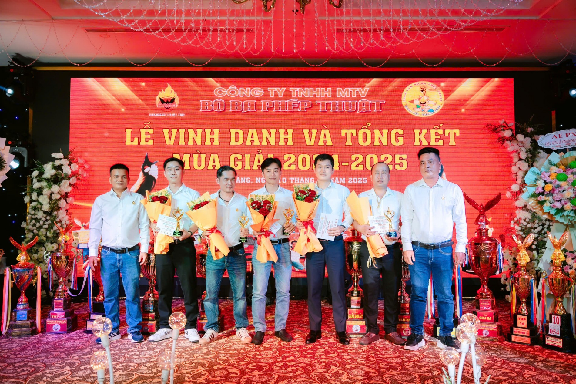 Vinh quang mùa giải 2024-2025: Bộ Ba Phép Thuật tri ân và tôn vinh những người giữ lửa đam mê