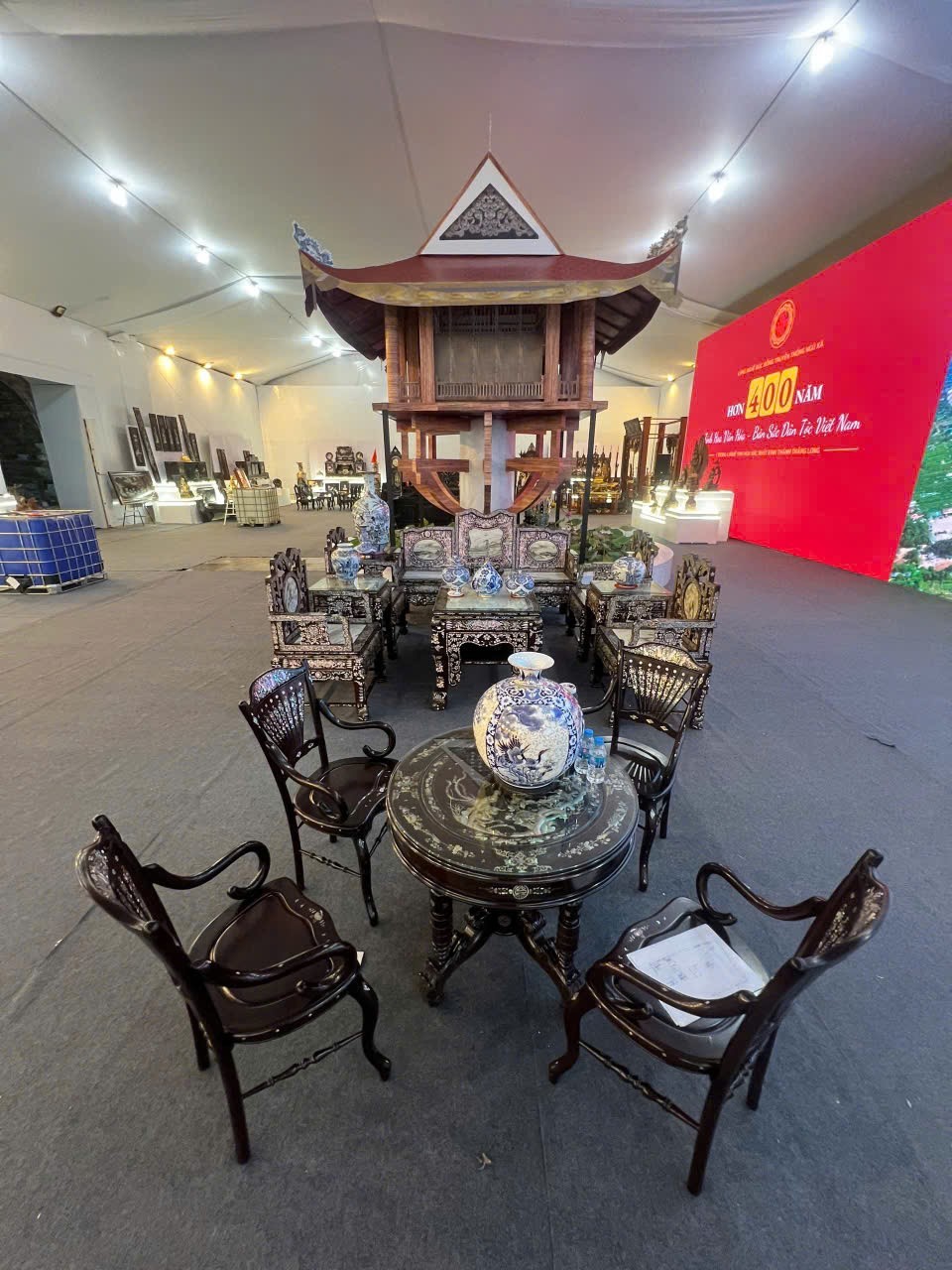Giới trẻ Hà Nội hòa mình vào không gian làng nghề truyền thống