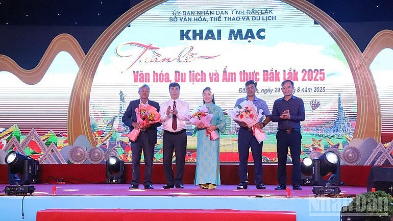 Sinh vật cảnh Đắk Lắk khoe sắc trong ngày hội lớn của đất nước