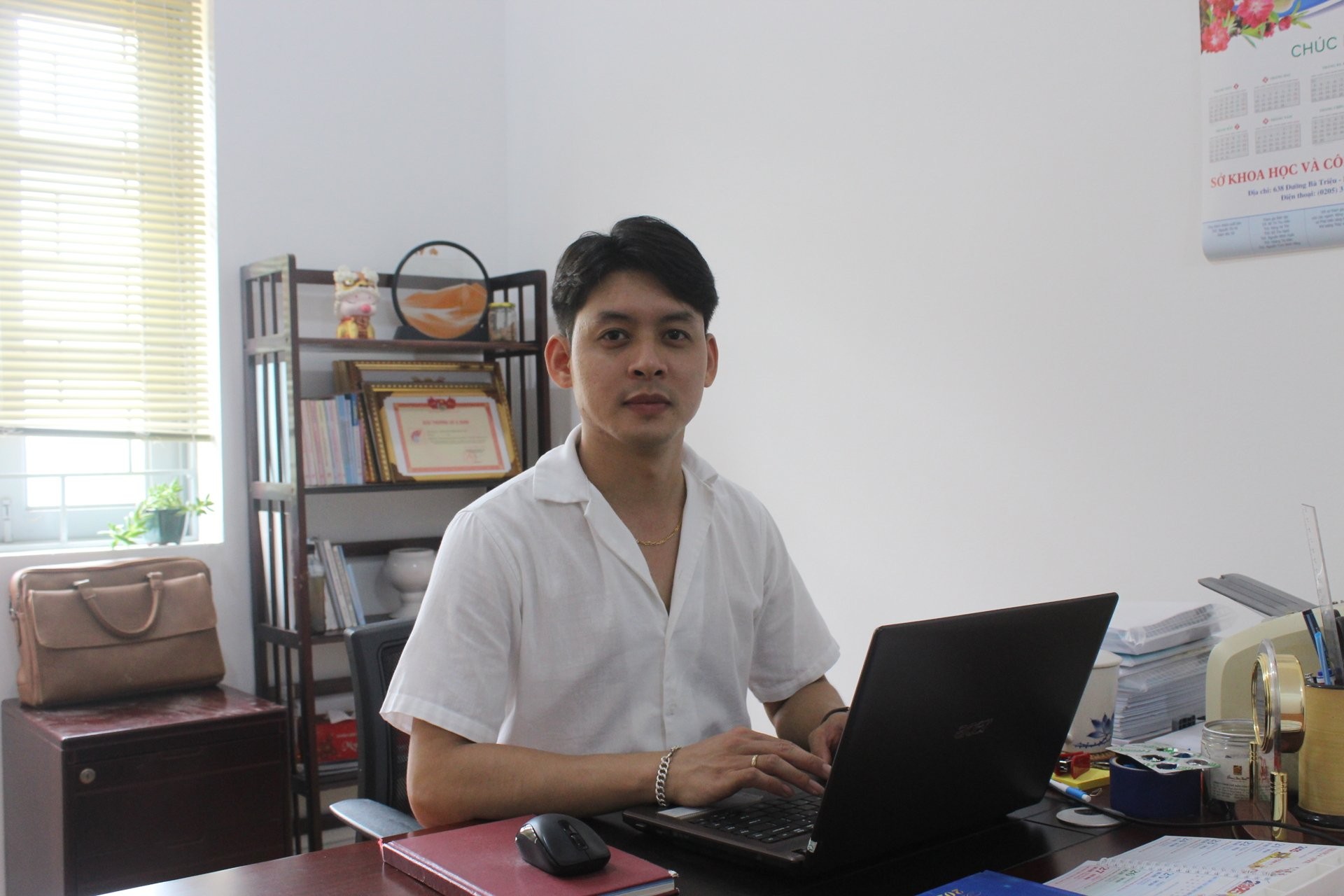 Nhà khoa học của nhà nông 2025 ở Lạng Sơn: Người góp phần hồi sinh giống gà quý Vạn Linh lấy núi làm nhà