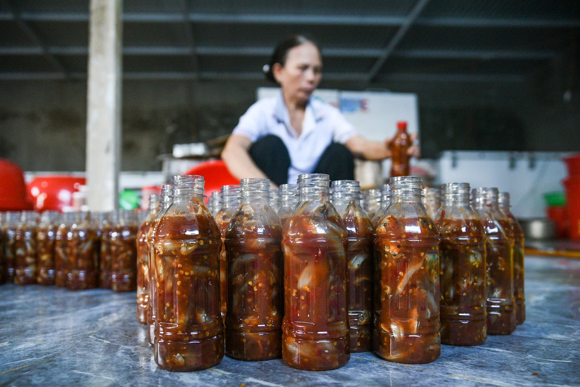 Bà chủ cơ sở nước mắm ở Gia Lai thu tiền tỷ mỗi năm, được vinh danh Nông dân Việt Nam xuất sắc
