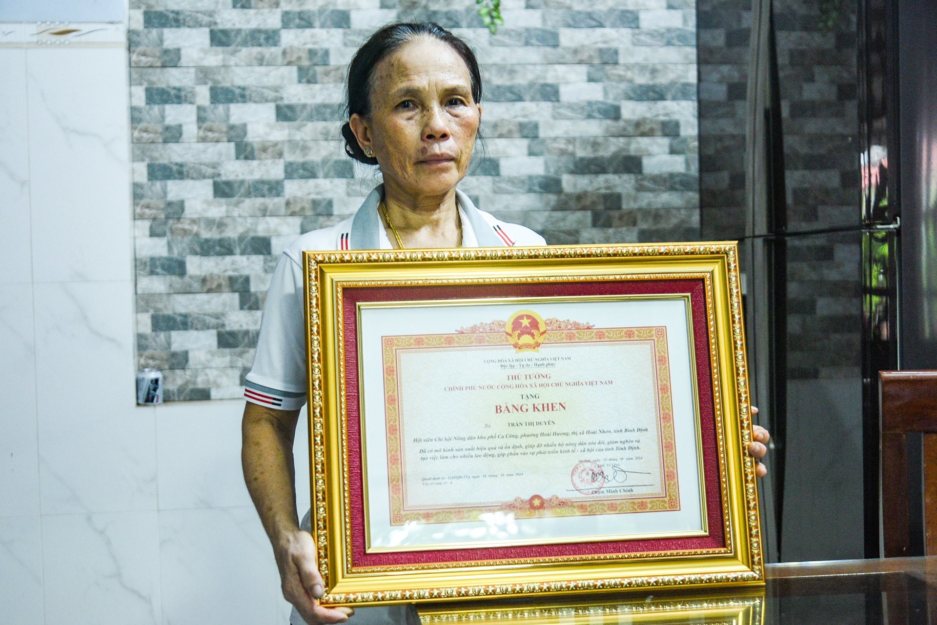 Bà chủ cơ sở nước mắm ở Bình Định thu bạc tỷ mỗi năm, được vinh danh Nông dân Việt Nam xuất sắc