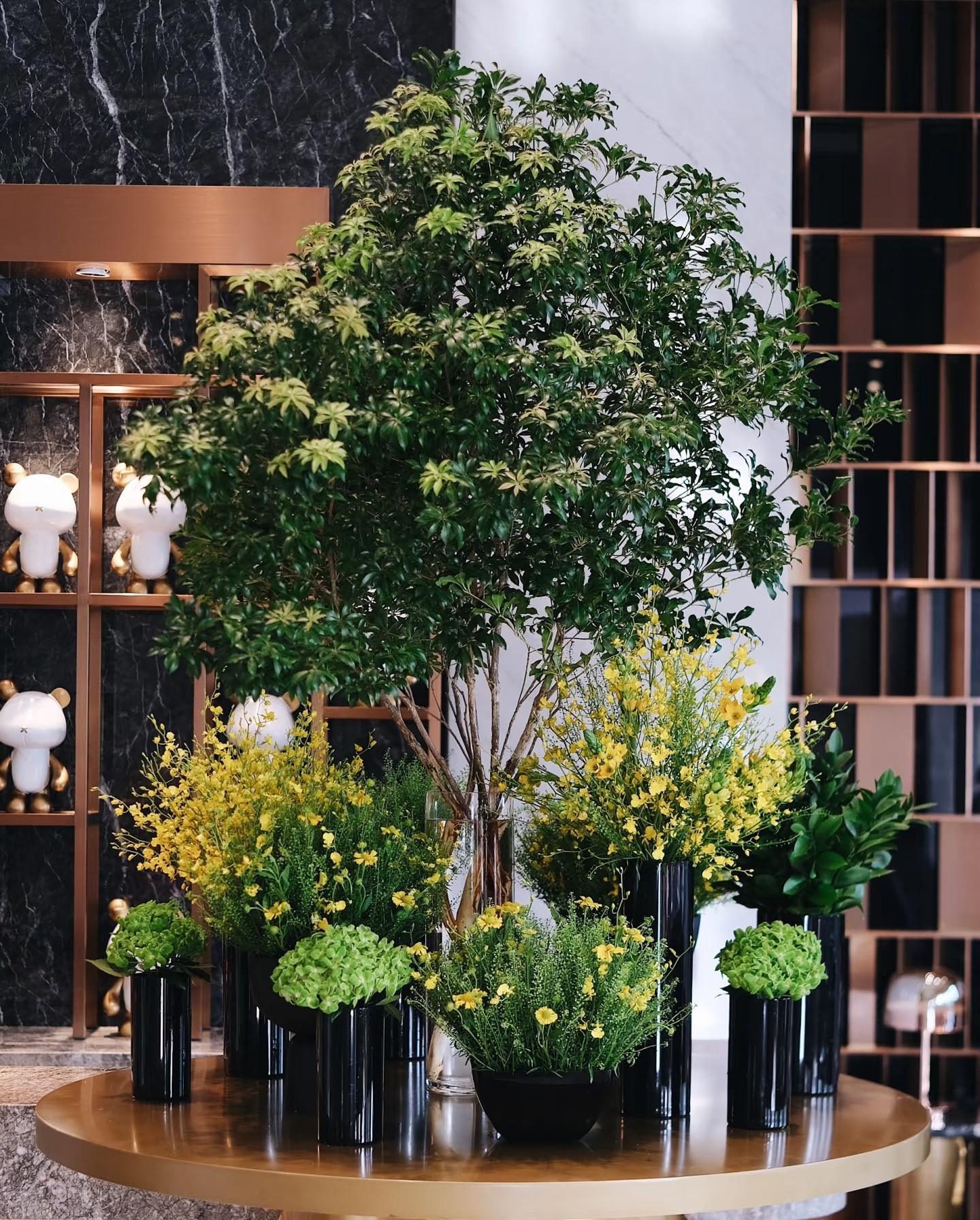 Cây cắm nước vẫn đẹp nửa năm, chỉ một cành cũng biến phòng thành khu rừng mini Cây cắm nước vẫn đẹp nửa năm, chỉ một cành cũng biến phòng thành khu rừng mini