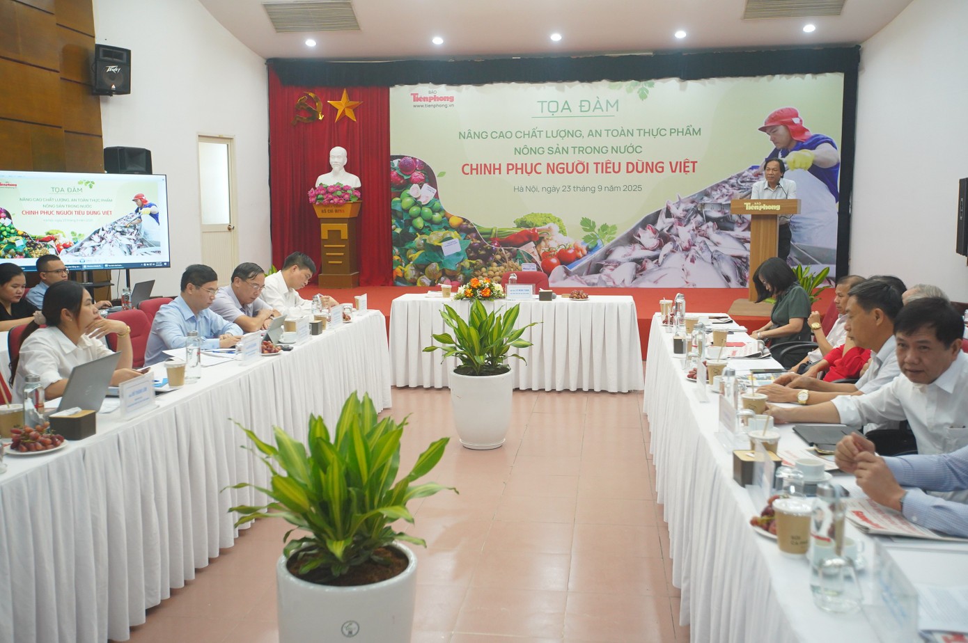 Siết chặt quản lý thuốc bảo vệ thực vật để bảo đảm an toàn thực phẩm nông sản Việt