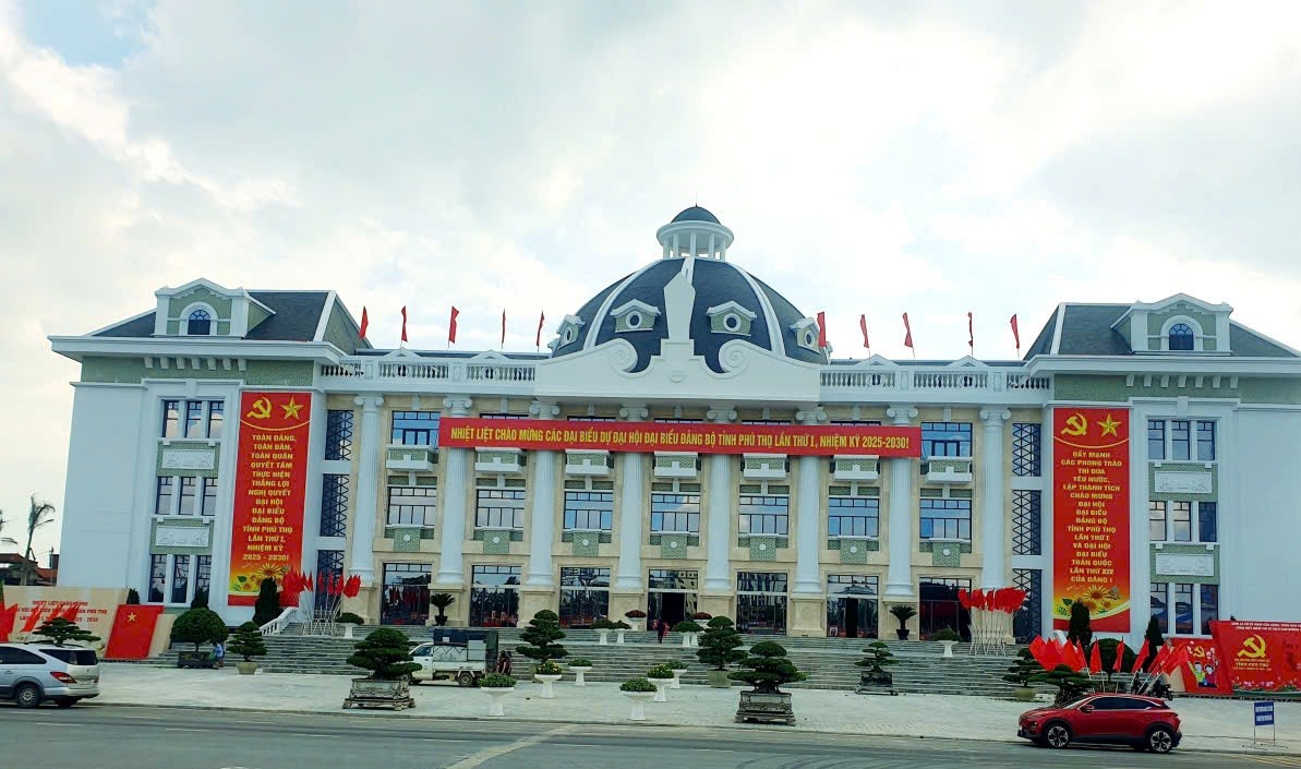 Không gian sinh vật cảnh tại Đại hội Đại biểu Đảng bộ tỉnh Phú Thọ lần thứ I