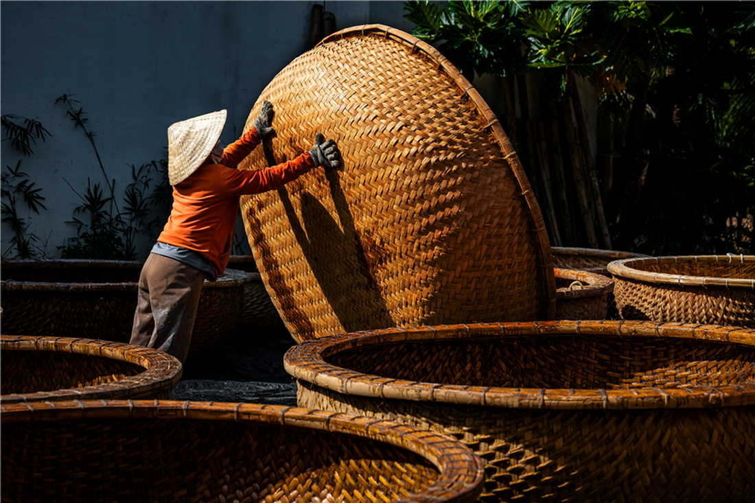 Làng làm thuyền thúng Phú Mỹ ở Đắk Lắk thắng giải nhiếp ảnh Heritage 2025