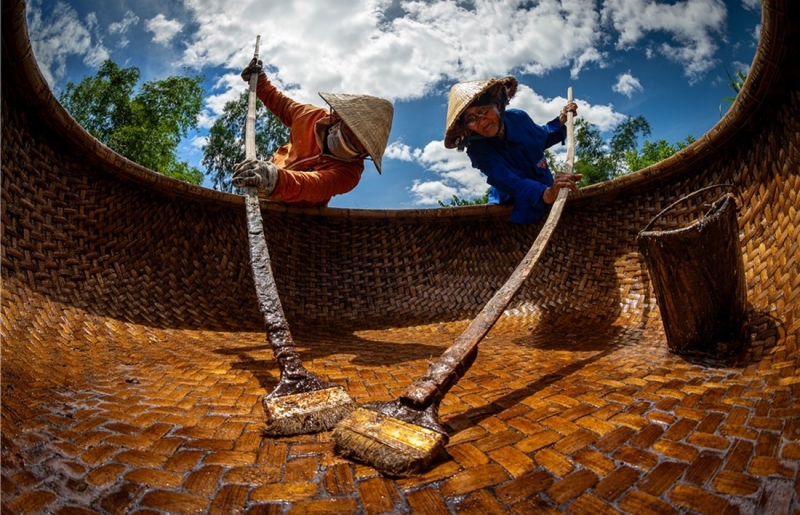 Làng làm thuyền thúng Phú Mỹ ở Đắk Lắk thắng giải nhiếp ảnh Heritage 2025