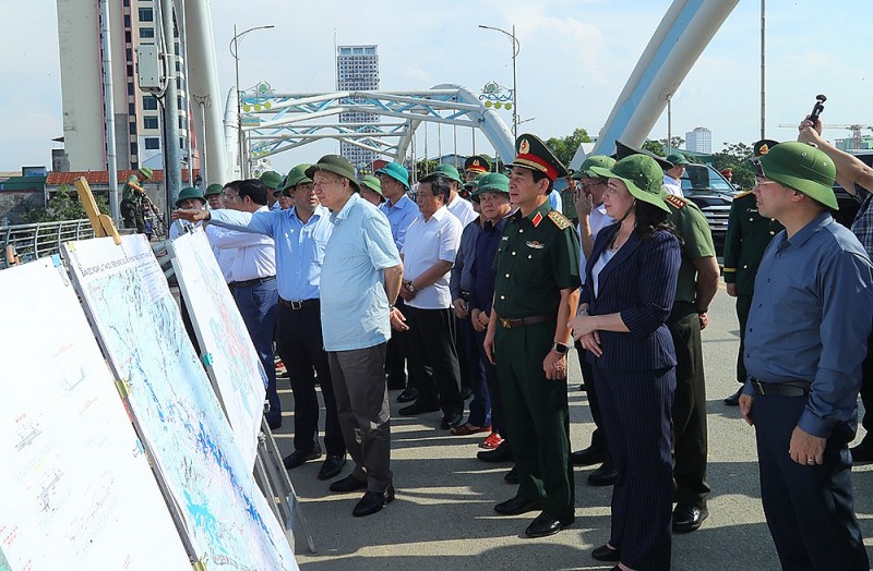 Tổng Bí thư Tô Lâm thăm hỏi, động viên nhân dân vùng bão số 11 ở Thái Nguyên