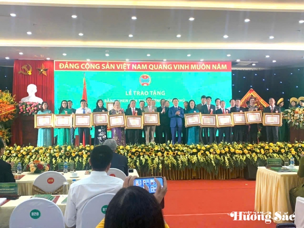 Chủ tịch Hội SVC tỉnh Tuyên Quang được tặng Bằng khen của Thủ tướng