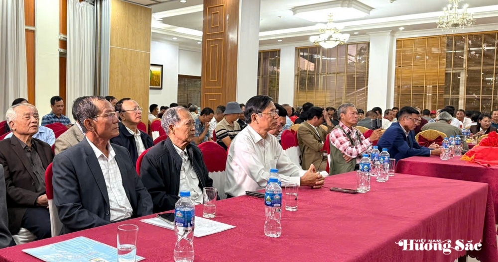 Triển lãm cây cảnh nghệ thuật cụm Hà Nam: Hội tụ tinh hoa, lan tỏa đam mê Triển lãm cây cảnh nghệ thuật cụm Hà Nam: Hội tụ tinh hoa, lan tỏa đam mê